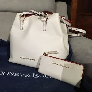 Dooney & Bourke Bag